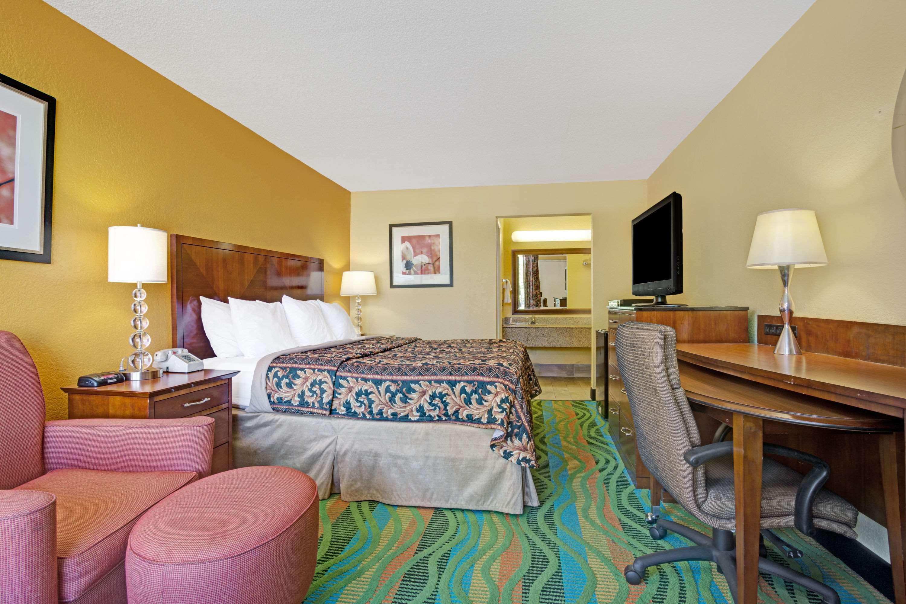 Days Inn By Wyndham Norfolk Military Circle Kültér fotó