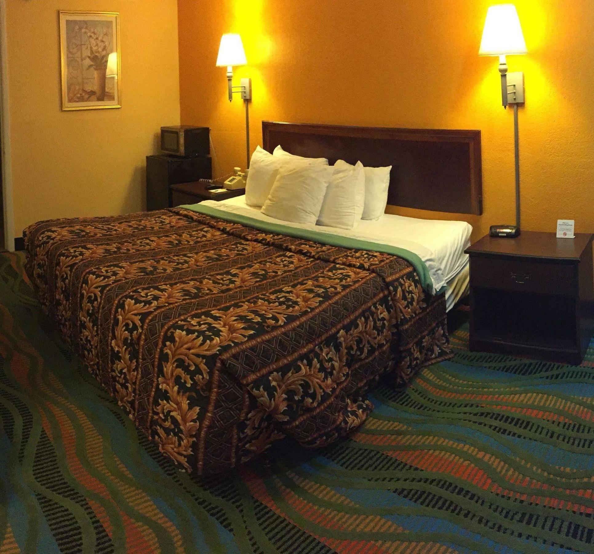 Days Inn By Wyndham Norfolk Military Circle Kültér fotó